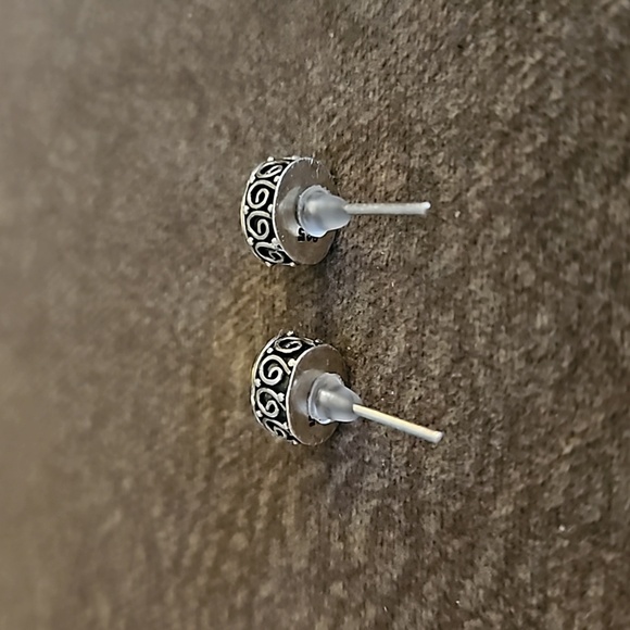 ARTISAN Sterling Silver Black Onyx Scroll Post Earrings - Picture 4 of 5